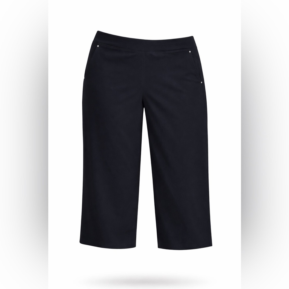 Chicos straight leg Crops - black -size 4